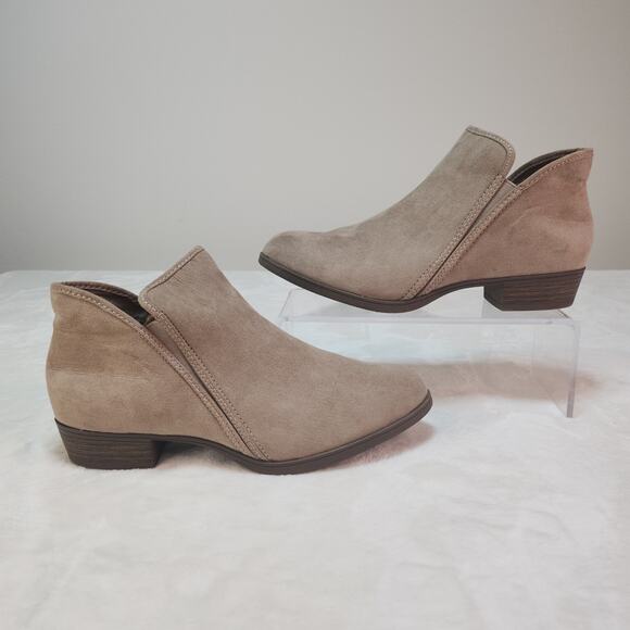 time & tru Shoes - Taupe Faux Suede V Cut Ankle Booties Womens 9 Block Heel Almond Toe Minimalist